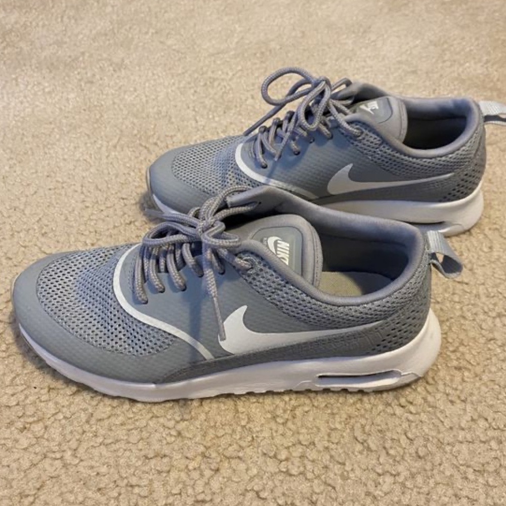 Nike women’s air max thea